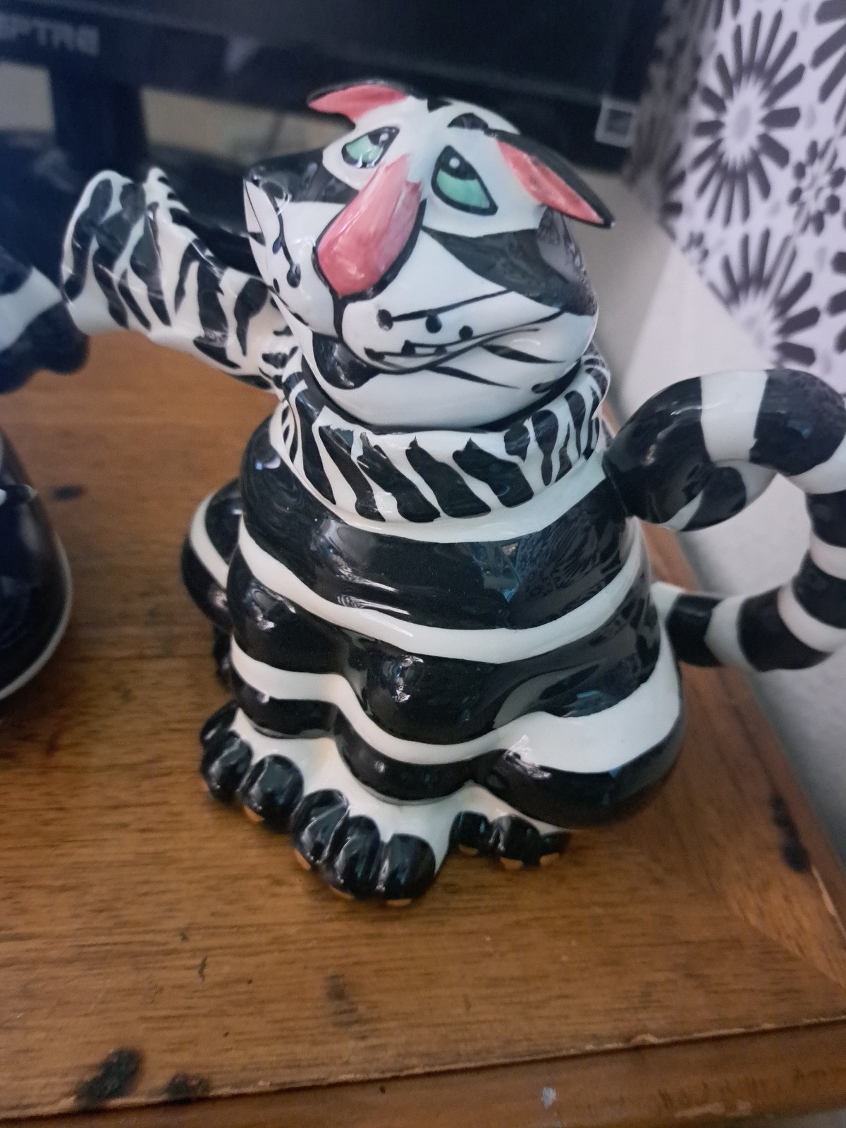 Cat Creamer an Sugar Set - detail