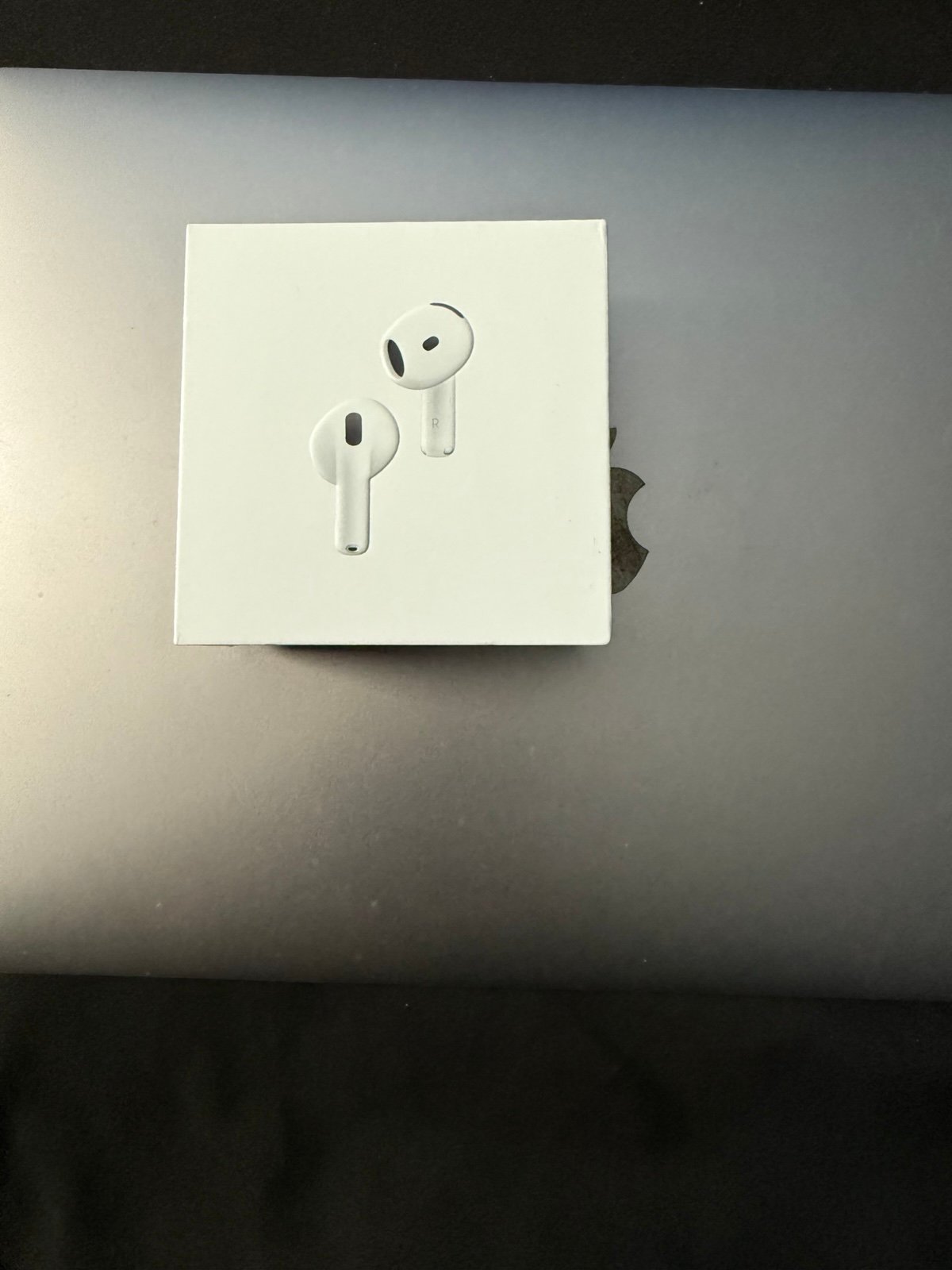 Apple AirPods 4 with active noise cancellation (anc)
