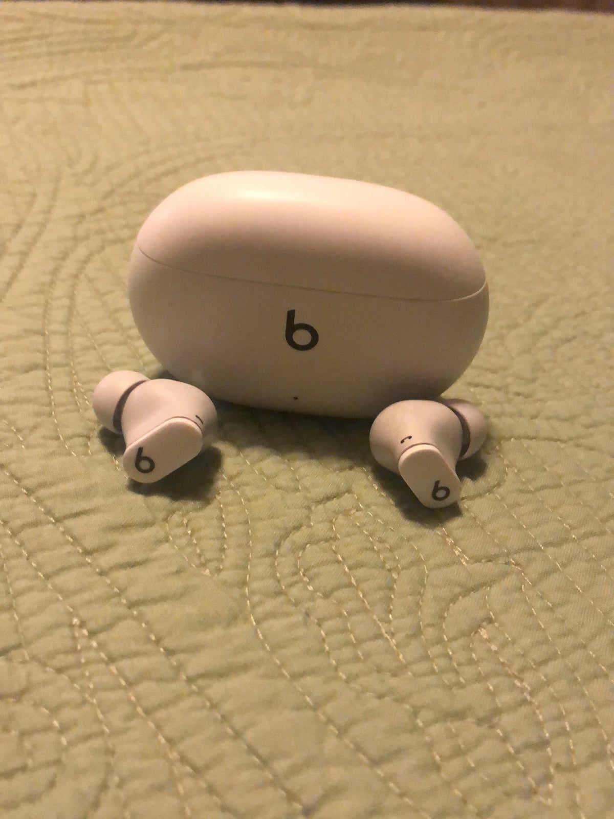 Beats by Dr. Dre Beats Studio Wireless in Gloss White
