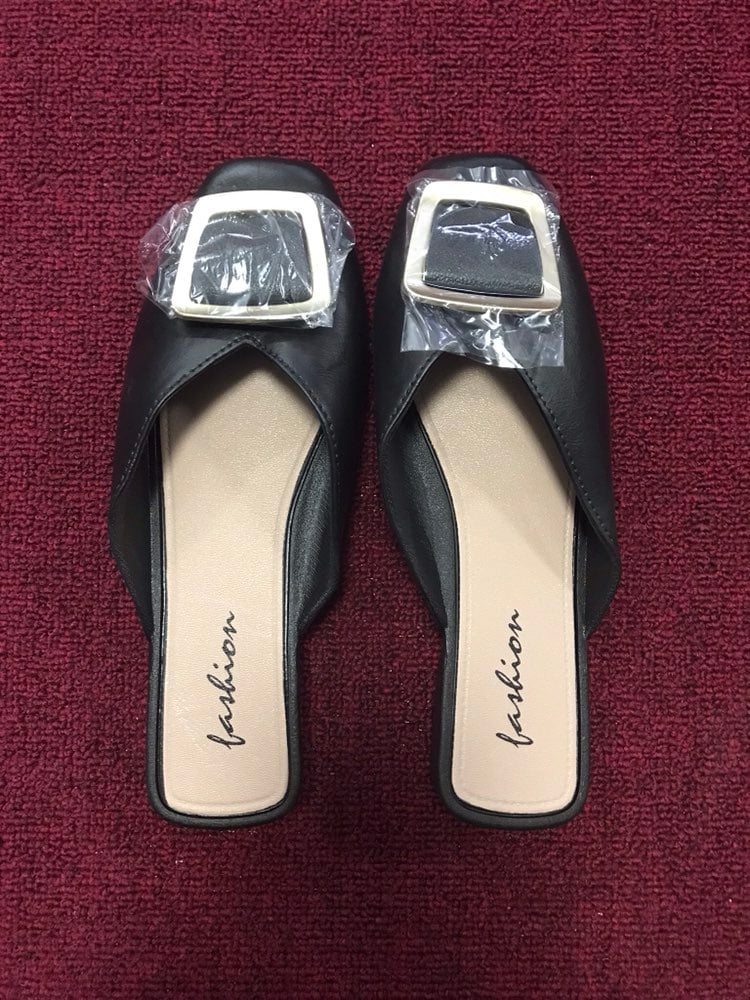 Ladies Flat Slippers in Black