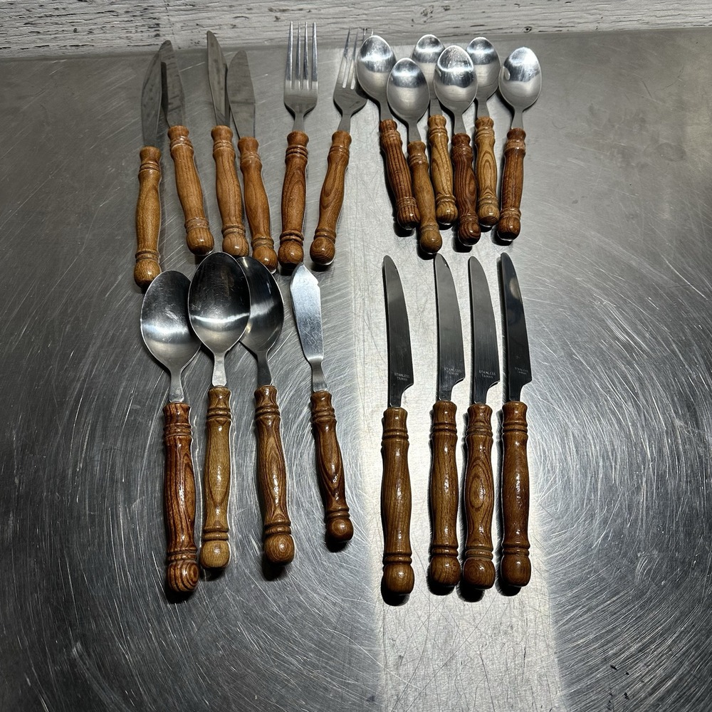 Flatware Set of 20 Vintage Wood Handled Stainless Taiwan Picnic Camper Park