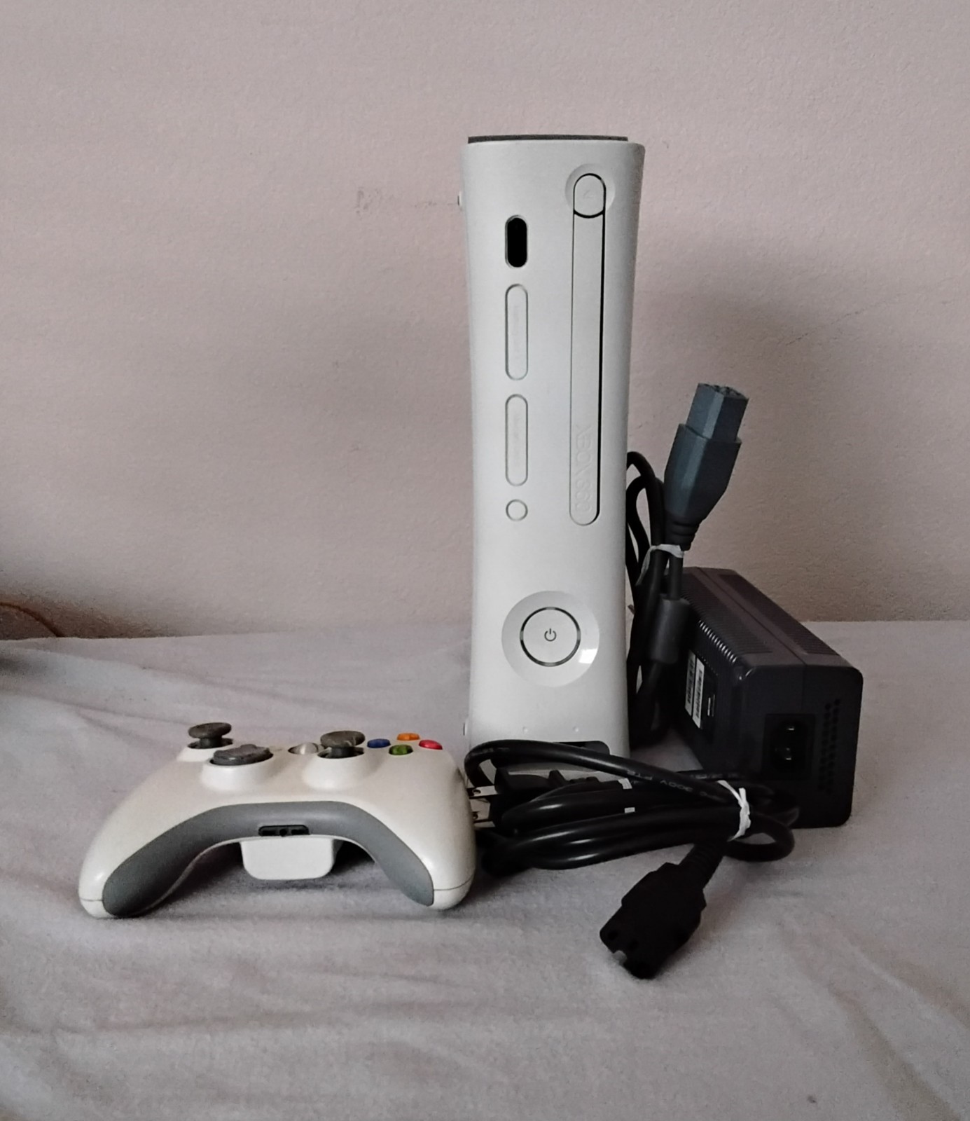 XBOX 360 With 1 Controller and Power Supply (Tested, Read Description)
