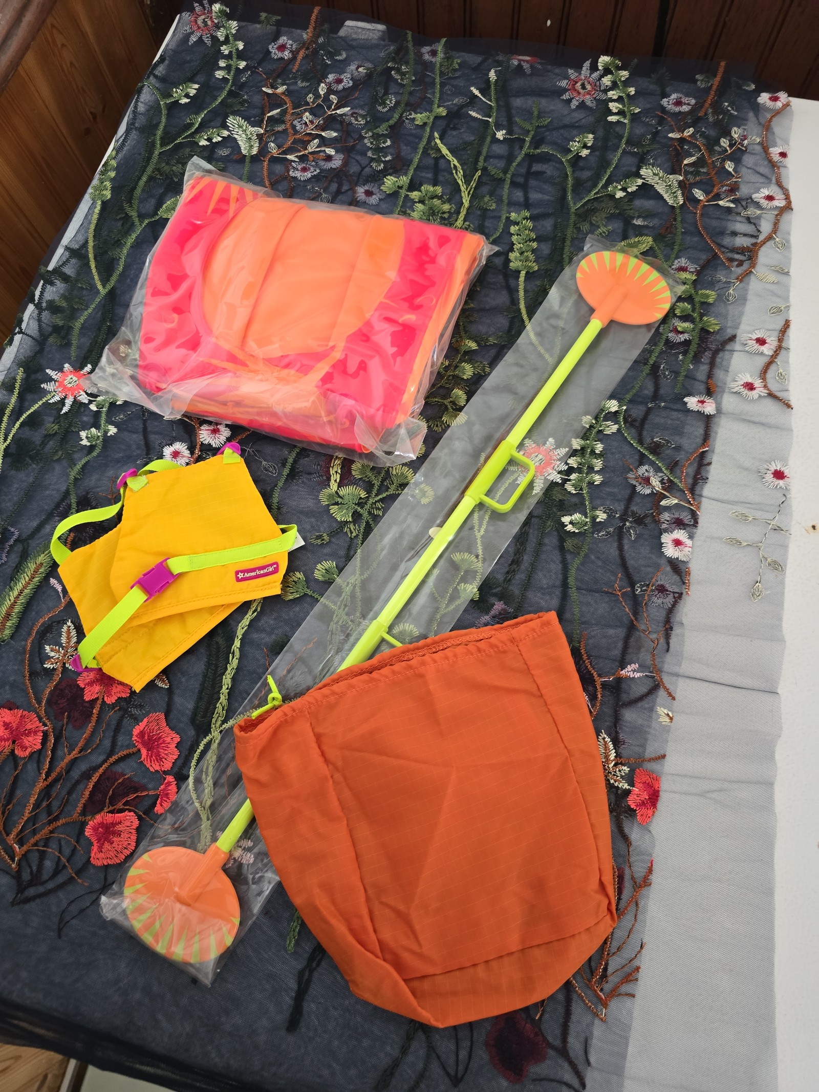 American Girl Doll JESS' Kayak and Gear RETIRED 2006 In original box