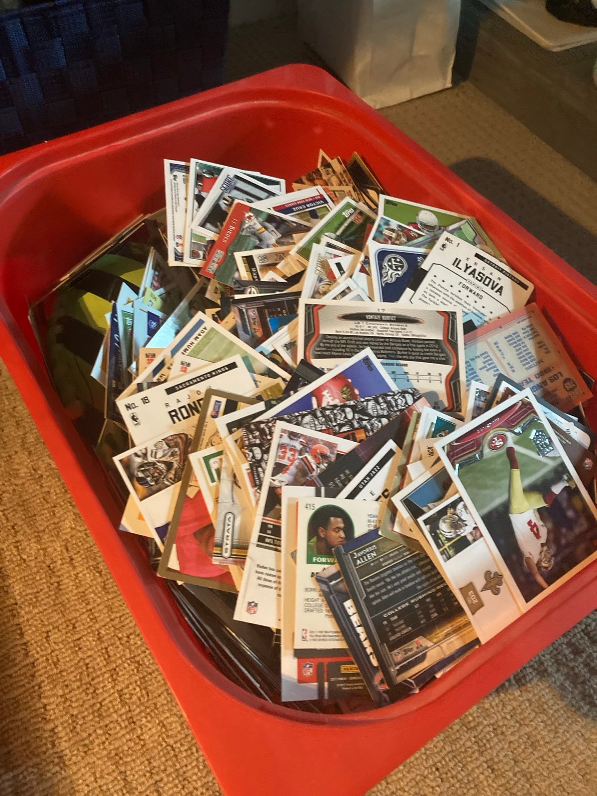 Lot of 500+ Sports cards *Read Discription*