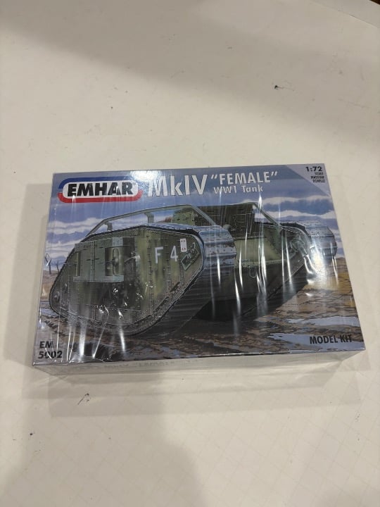 Emhar MKIV 'female' WWI tank 1:72 Open Box Unassembled