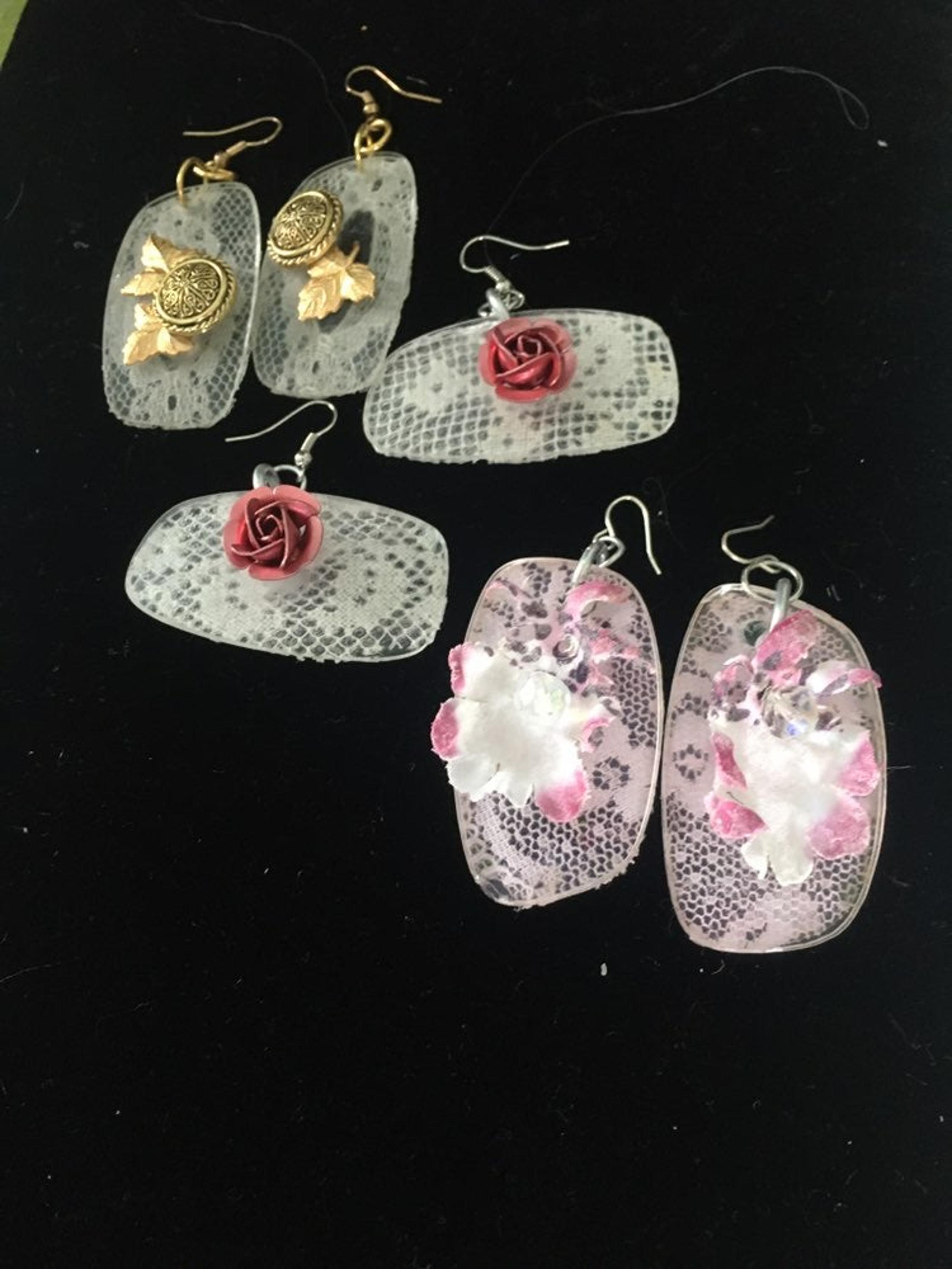 Hand fractured earings