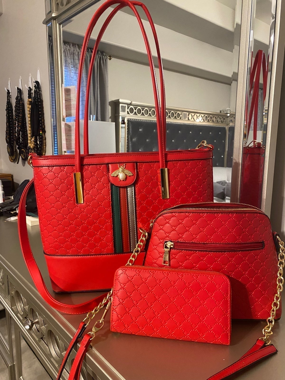 Matching purse set