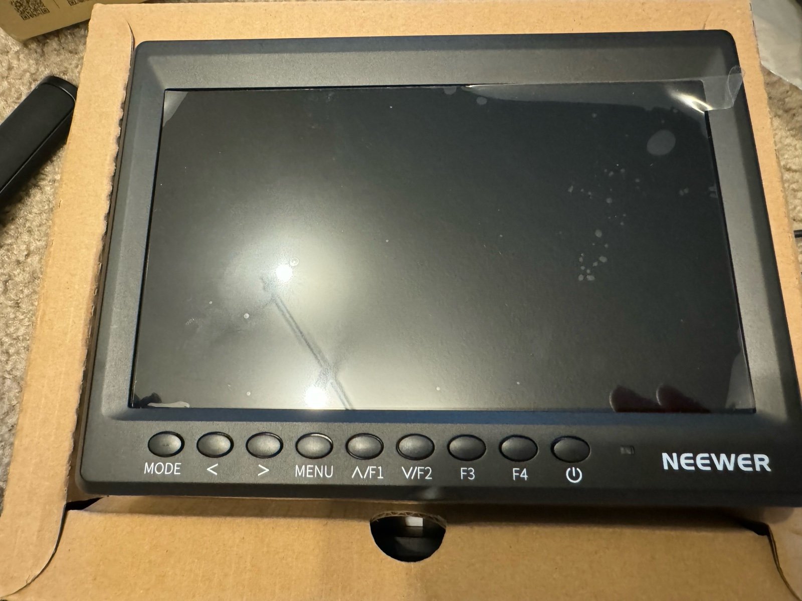 Neewer F100 monitor new opened