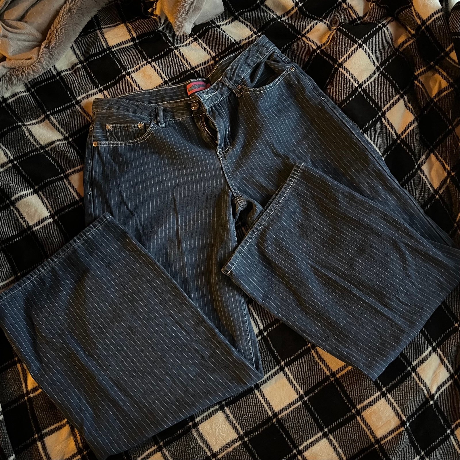 Edikted Low Rise Pinstripe Jeans