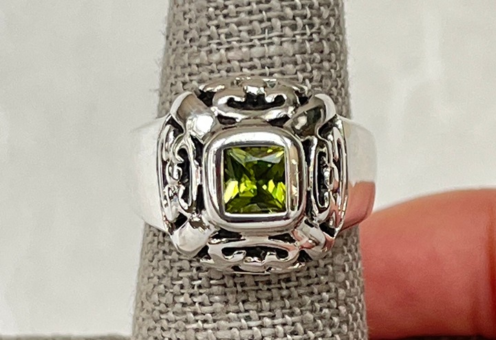 Sterling Silver Square Cut Peridot Filigree Dome Ring SR-3389