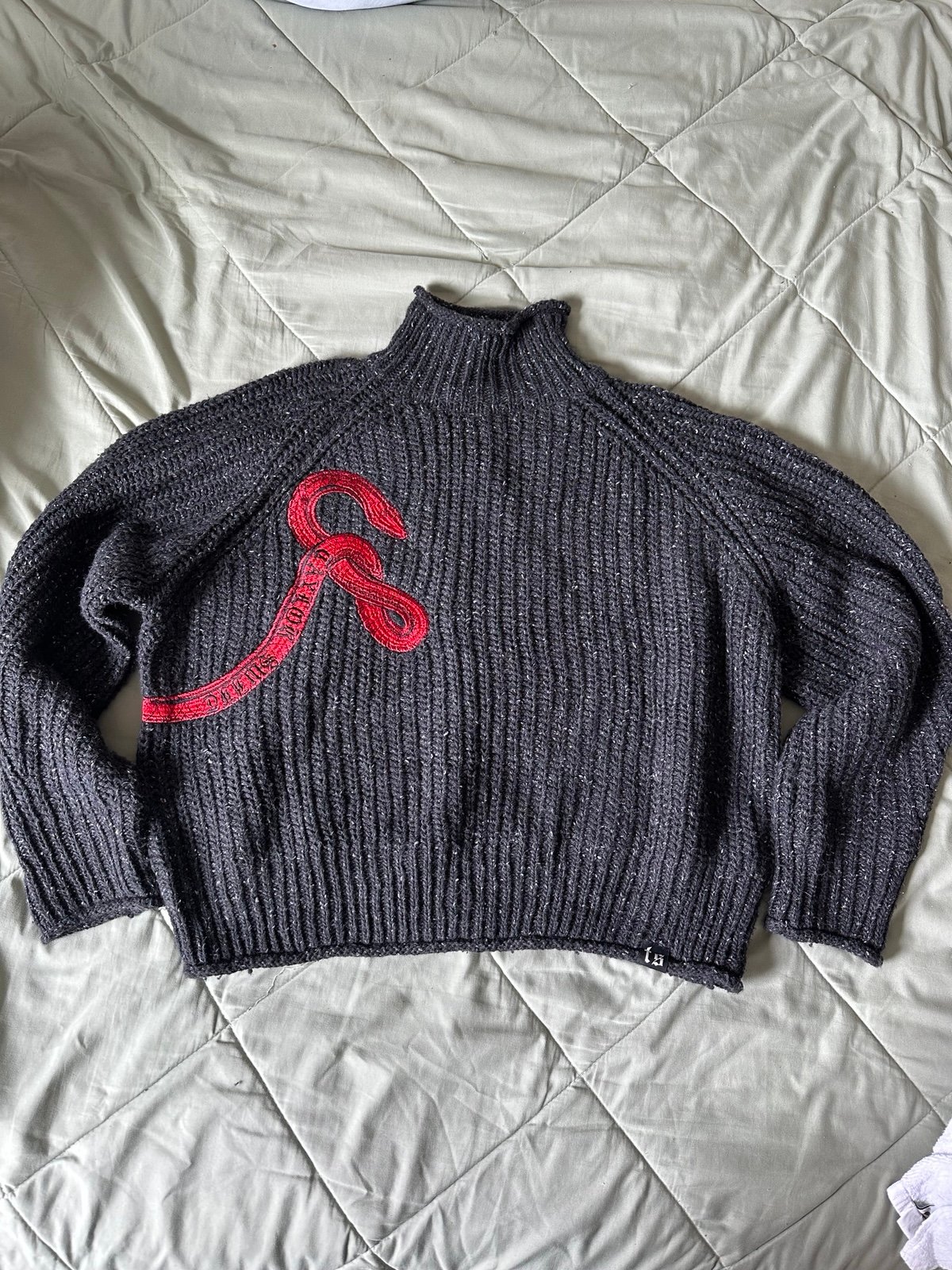 Taylor Swift Reputation Cropped Mockneck Sweater XL