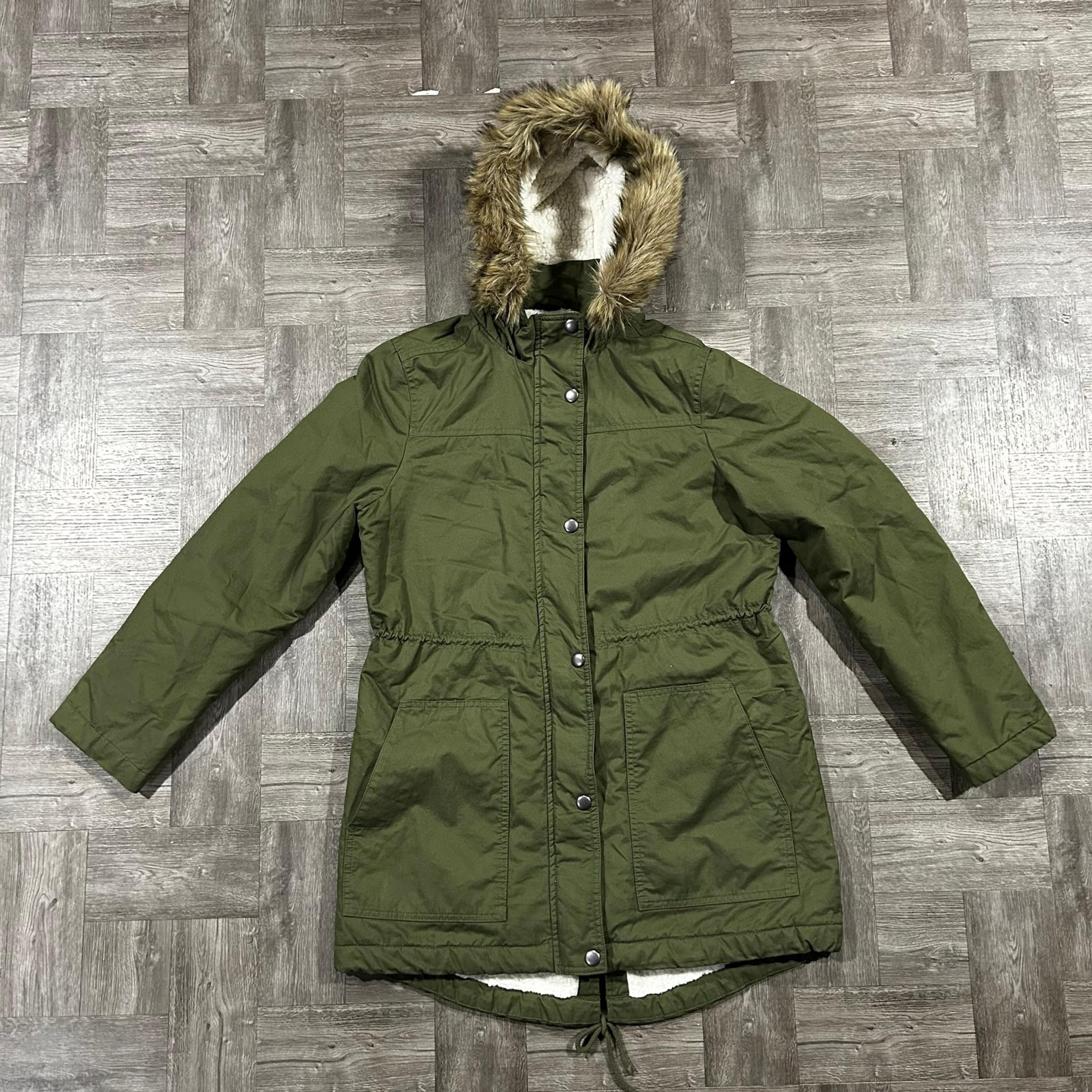 GAP Women’s Utility Cargo Parka Jacket Coat Hooded Sherpa Lined Olive Green (M)