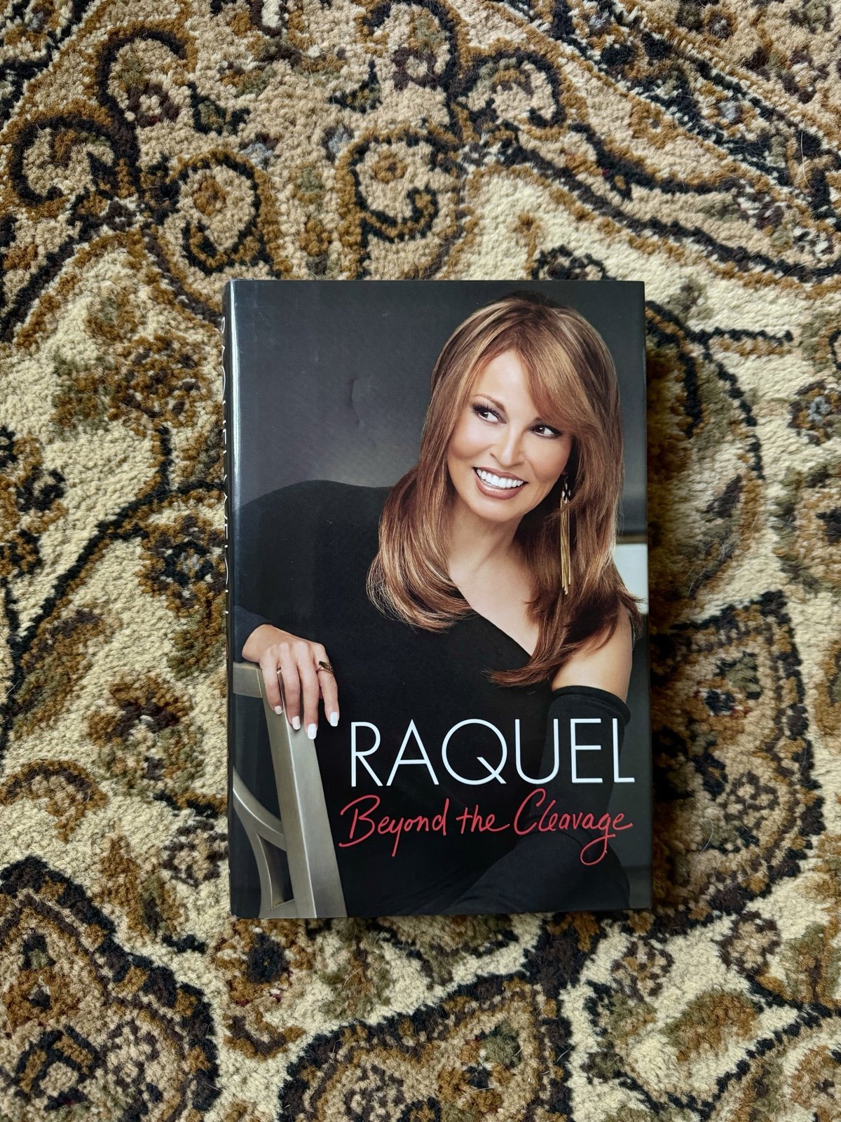 SIGNED Raquel Welch Autobiography • Beyond the Clevage