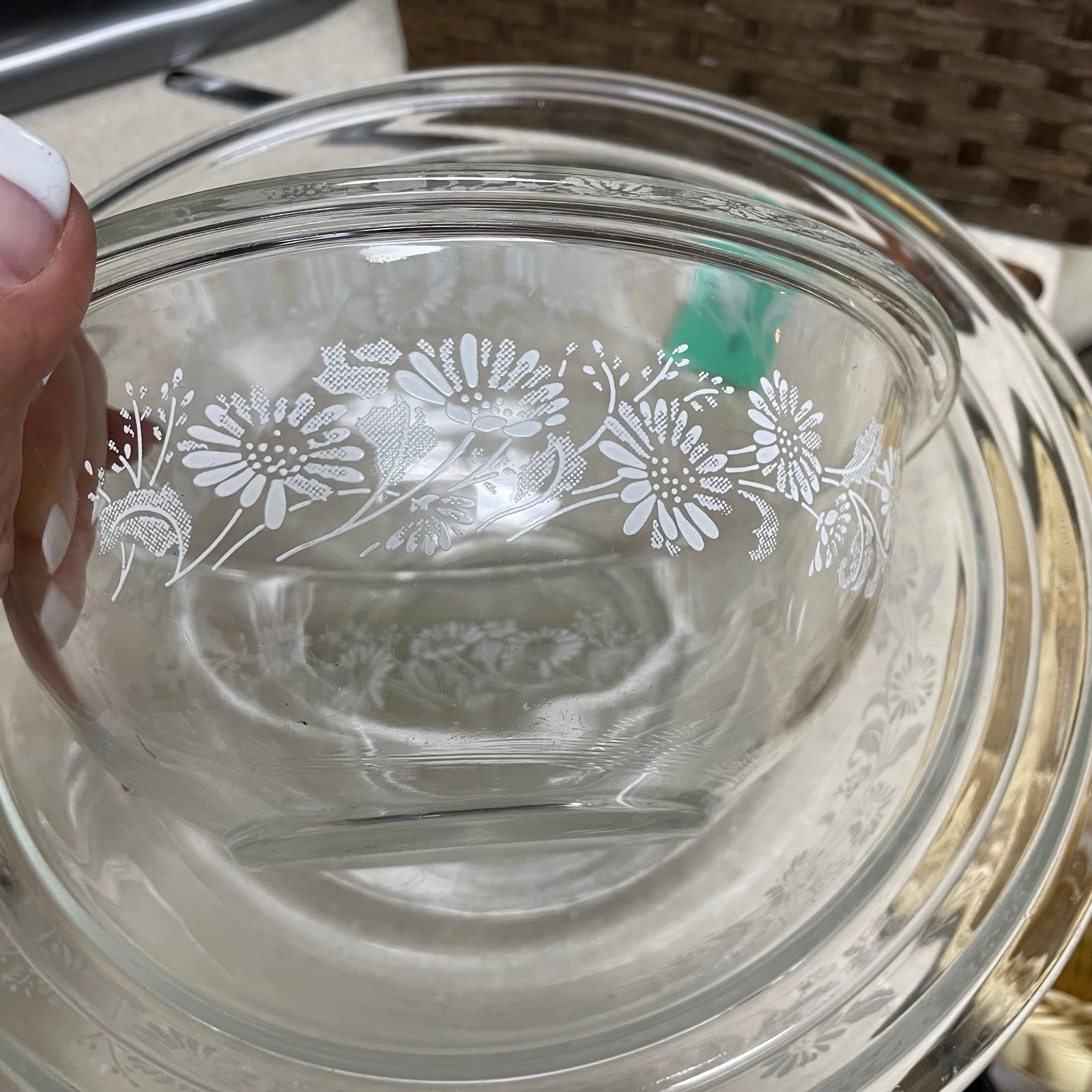 Pyrex Colonial Mist Mixing Bowl Set of 4 Clear glass Nesting Bowls White Daisies