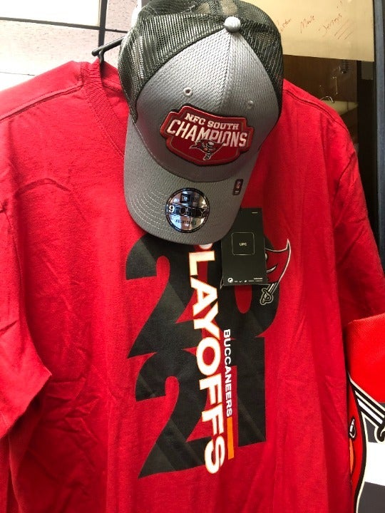 Tampa Bay Buccaneers 2021 Playoff Shirt w NFC South Champs Hat,Both New w tags!