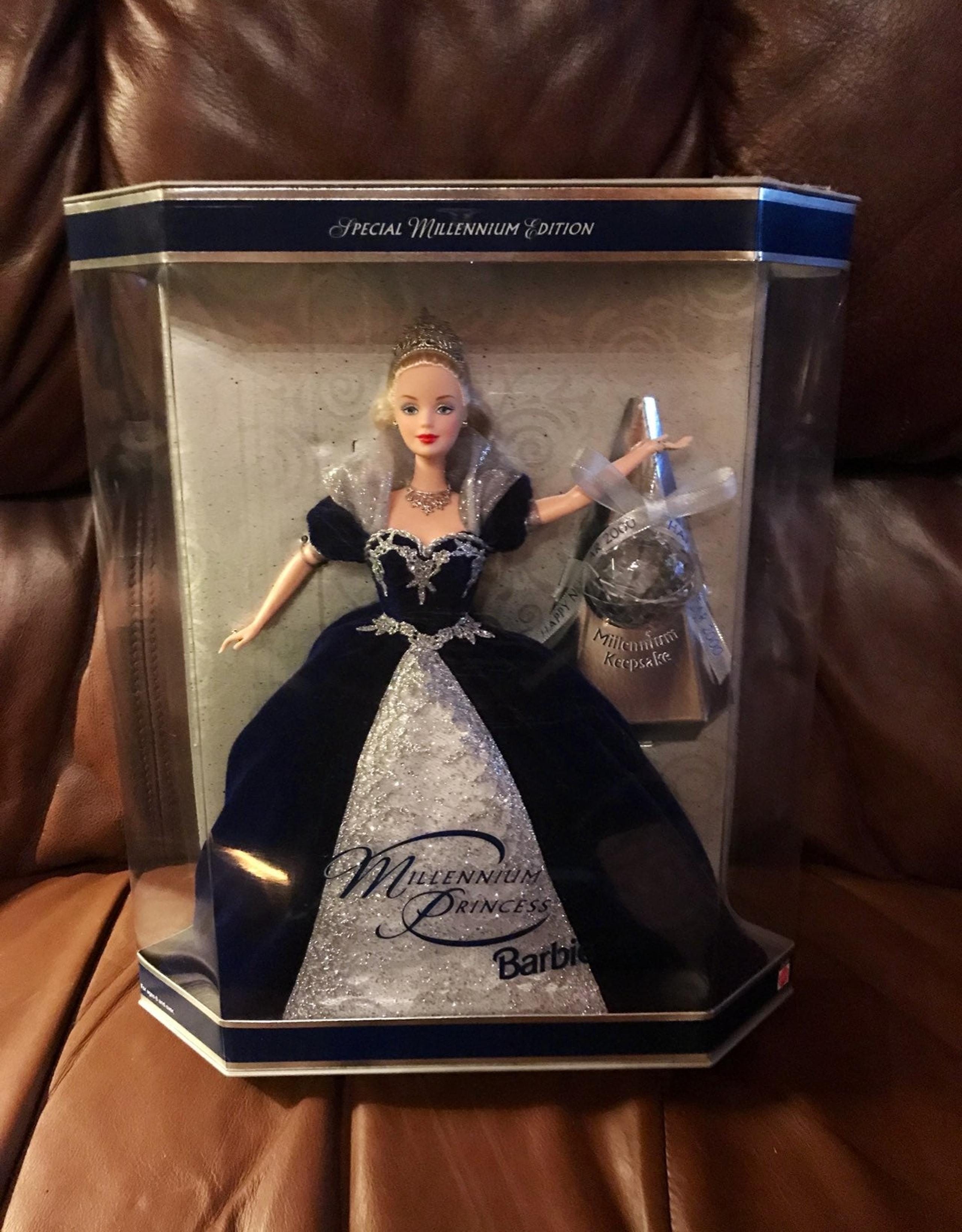 2000 holiday barbie