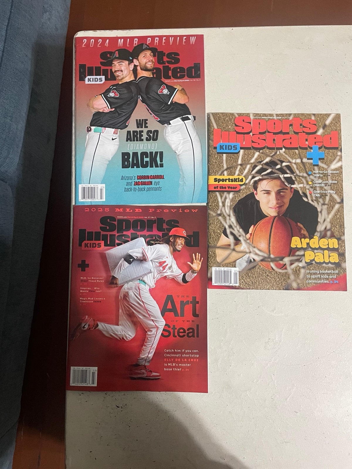 Lot sports Illustrated For kids magazines