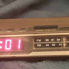 Vintage Sanyo Clock Radio /RM5005