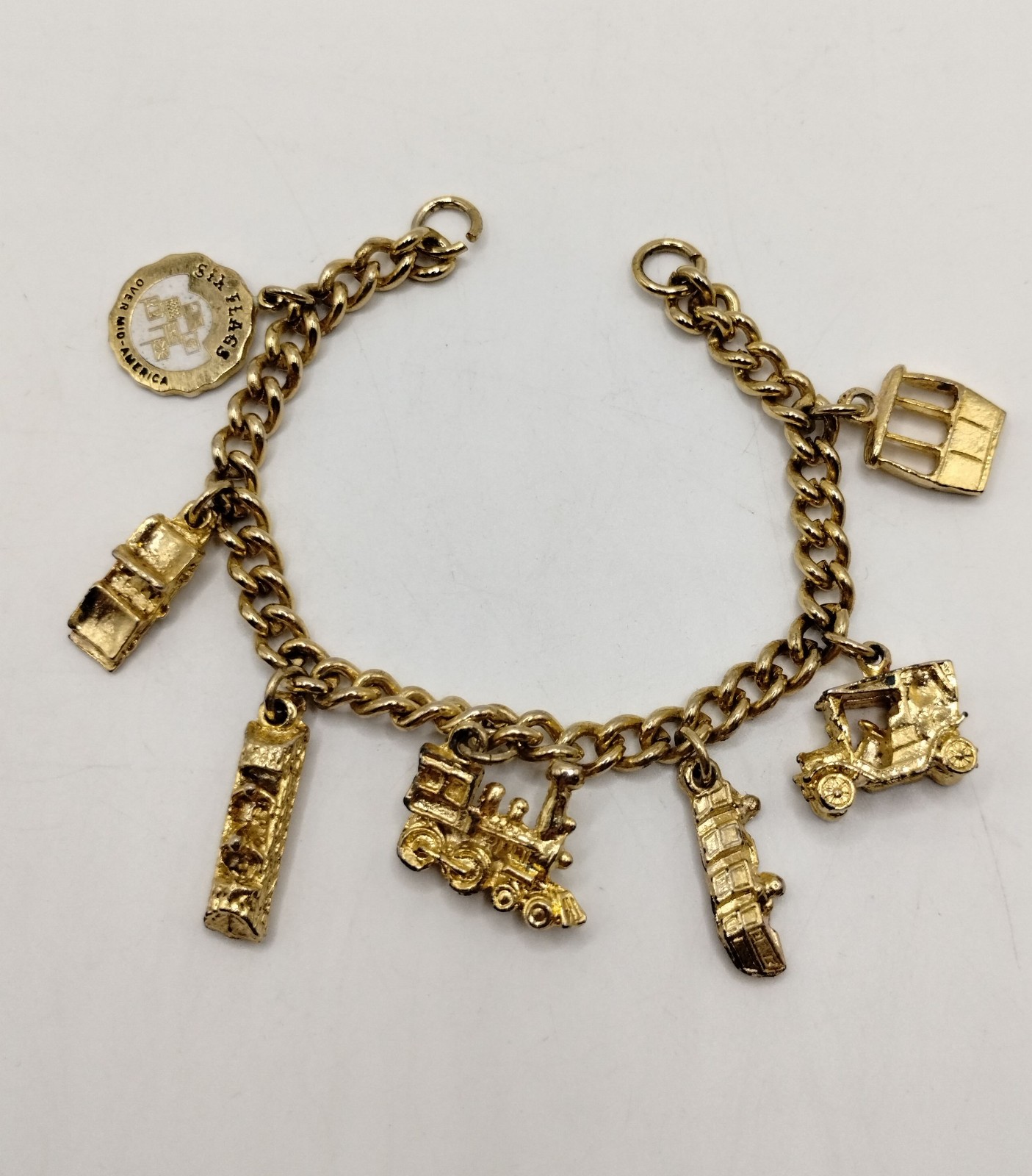 Vintage Gold Tone Six Flags Amusement Parks Attractions Charm Bracelet