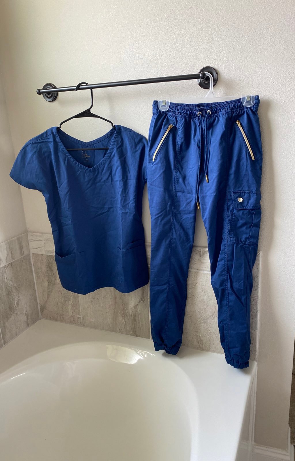 Jaanuu womens scrub set xs
