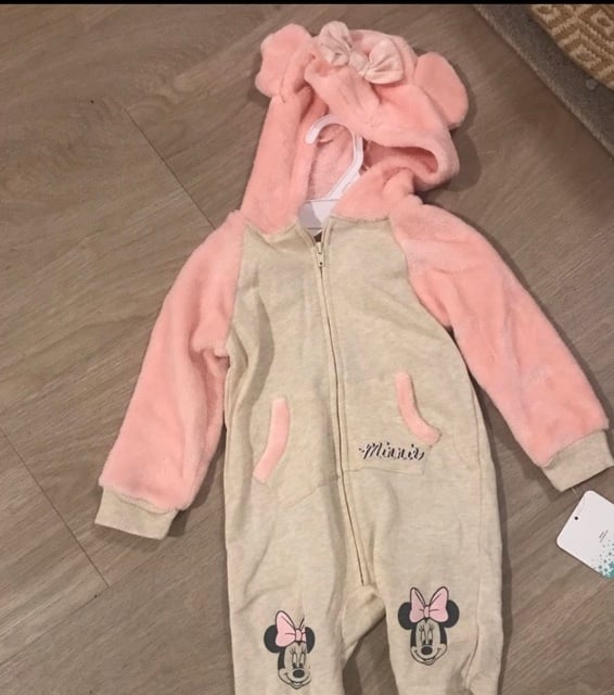 Baby Girl Zip Up Outfit (size: 18M)