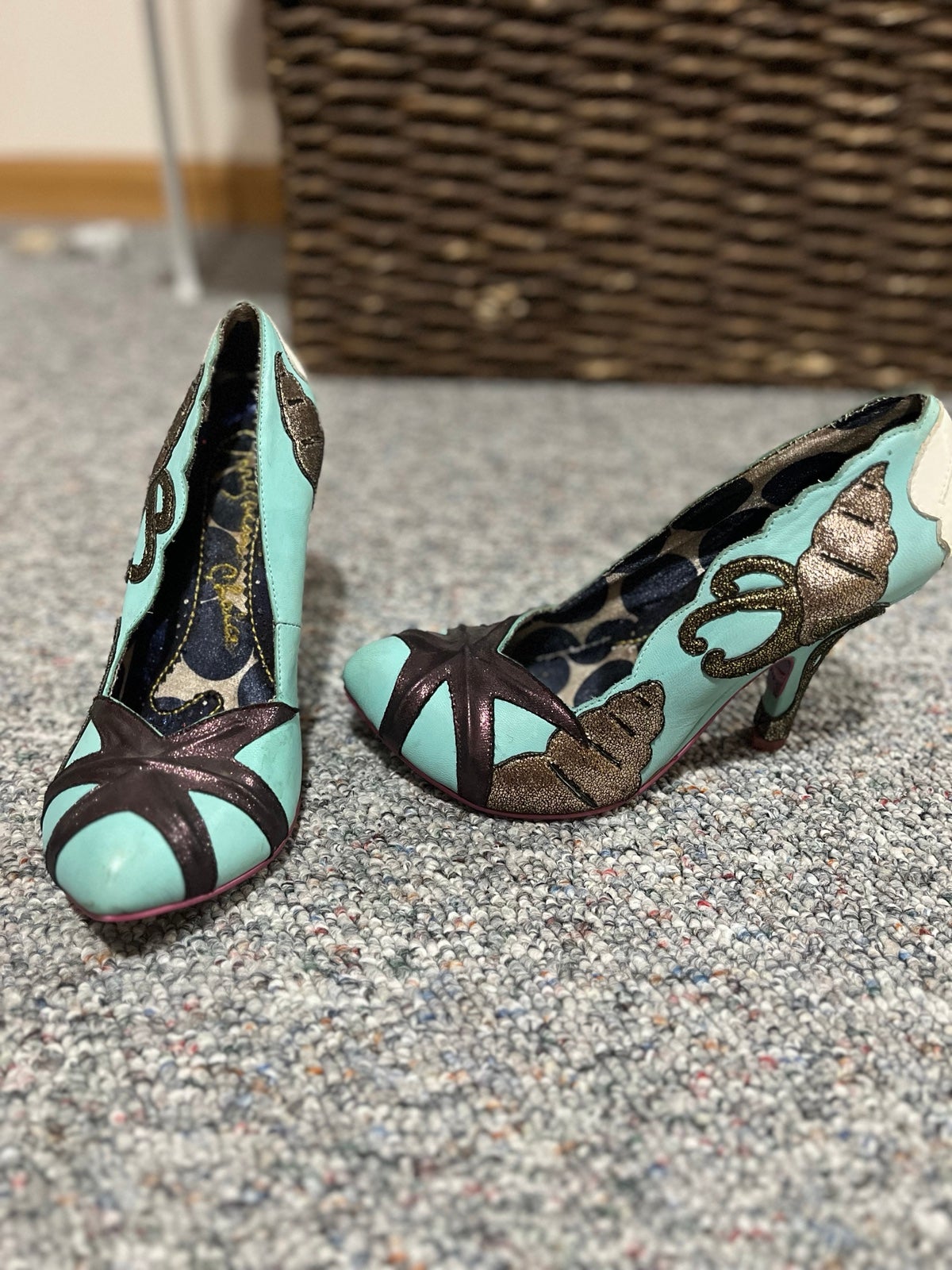 Rare!!! Irregular choice Lady W mint color seashell mermaid heels pumps 8.5