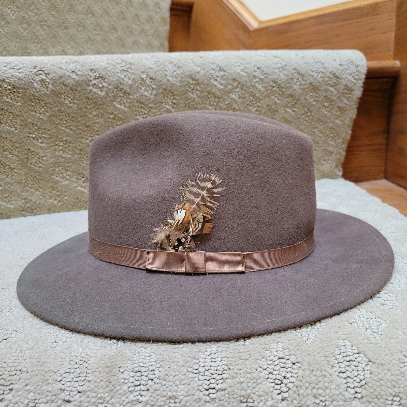 Country Gentleman Medium Wilton Fedora 100% Wool Lite Felt Feather accent Hat