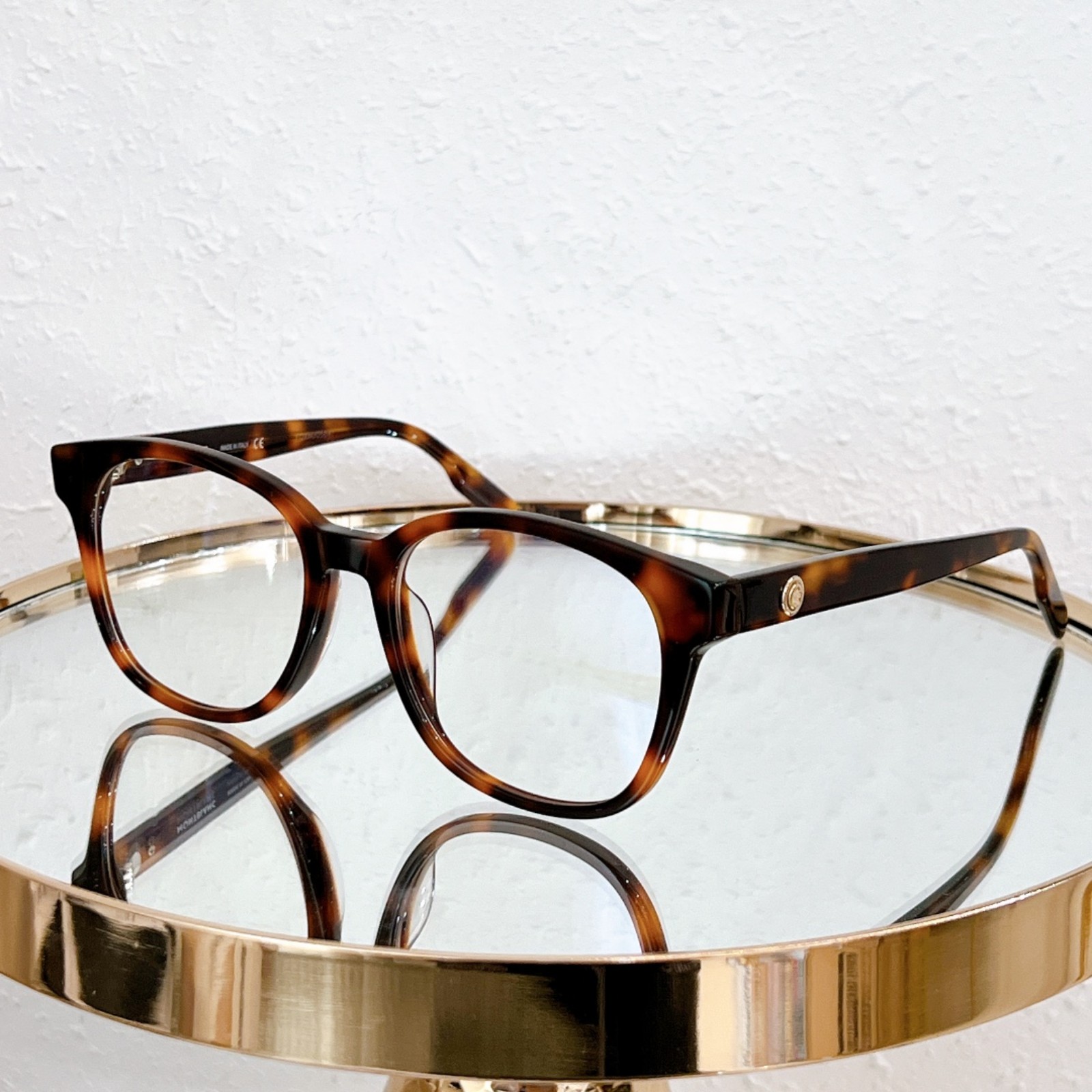 Leopard print glasses