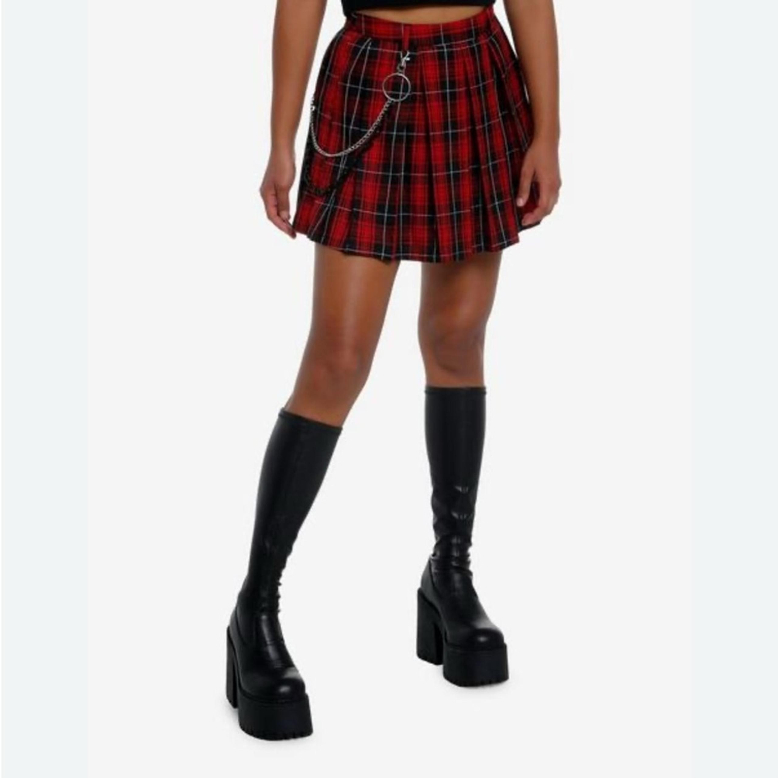 20. Social Collision Red and Black Pleated Mini Skater Skirt w Chain Size Large