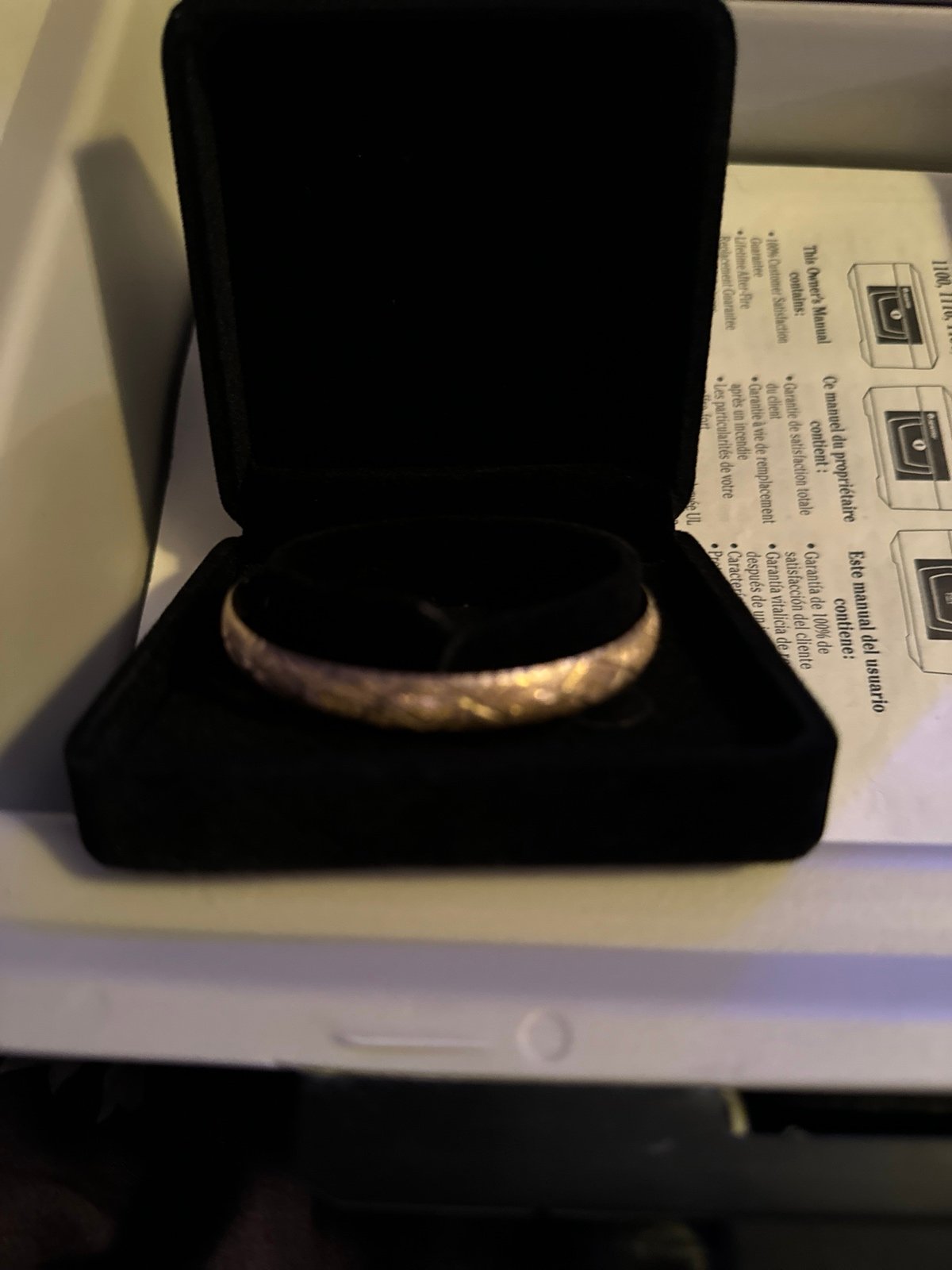 10k gold bangle