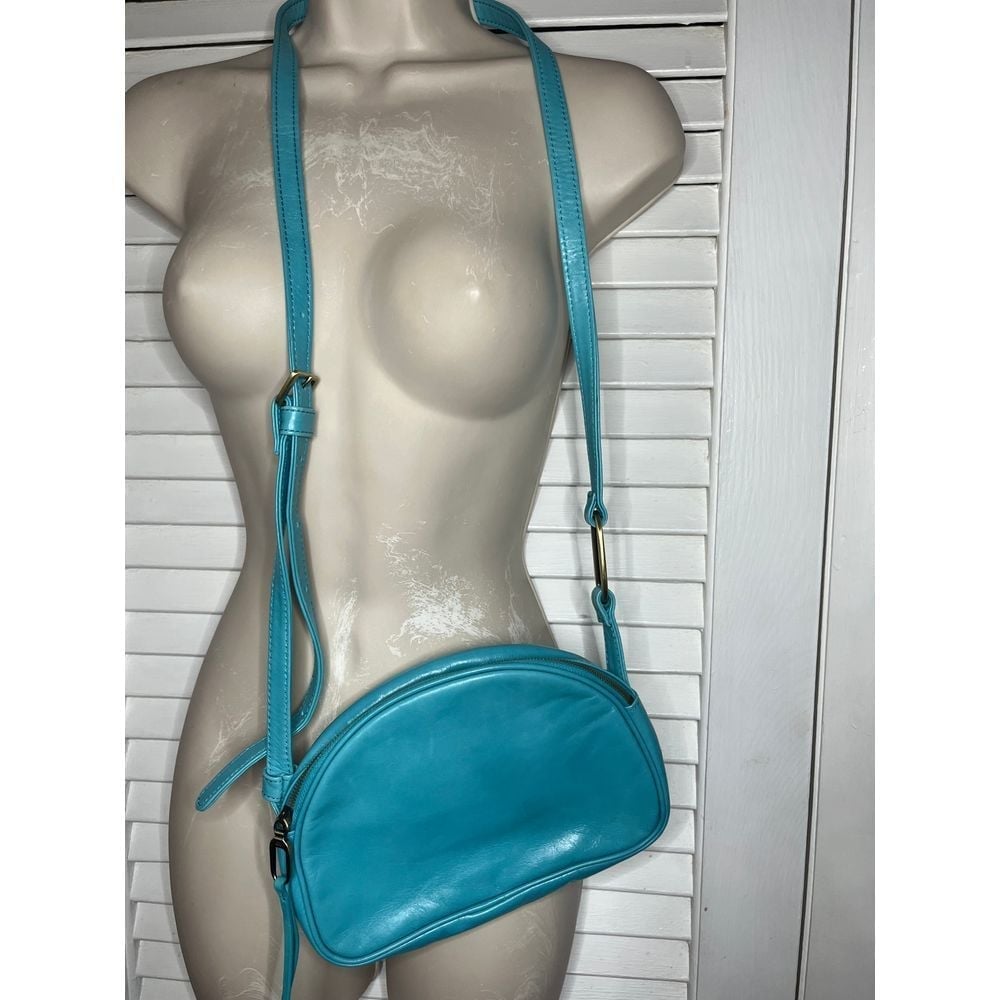 Hobo International small blue crossbody handbag adjustable strap Looks unused