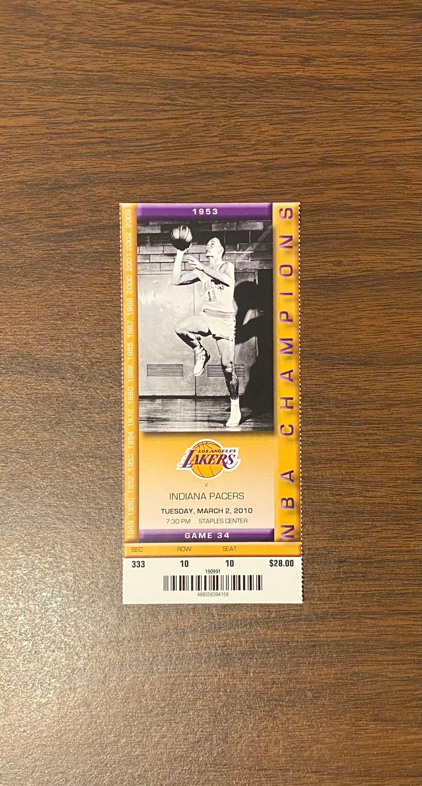 KOBE BRYANT 2010 MODERN FAMILY EPISODE “FAMILY PORTRAIT” LAKERS FULL GAME TICKET