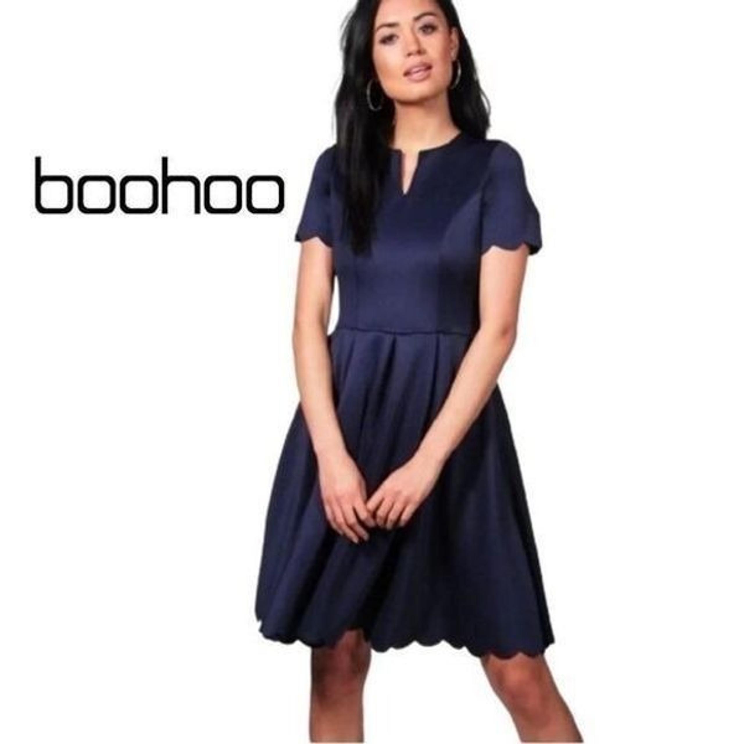 Boohoo Women's V Cut Neck Scalloped Hem Fit And Flare Dress