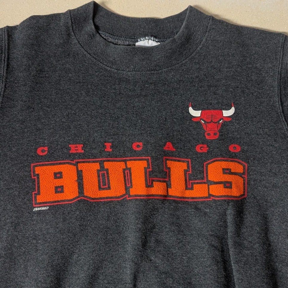Vintage 1990s Salem Chicago Bulls NBA Sweatshirt