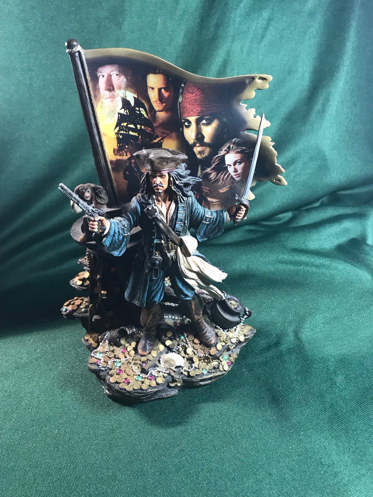 JACK SPARROW KING OF THIEVES FIGURINE Pirates of the Caribbean Bradford Exchange