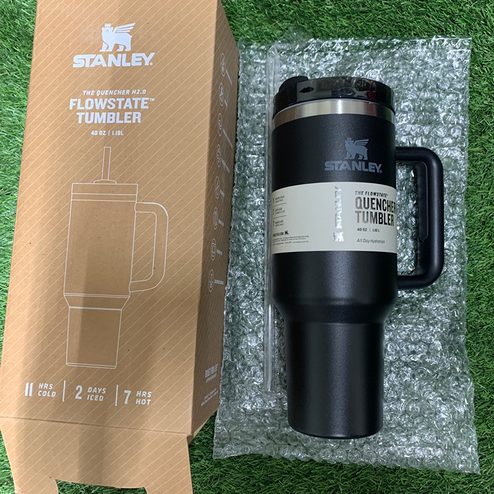 Stanley 40oz Flowstate Quencher H2.0 Tumbler Black