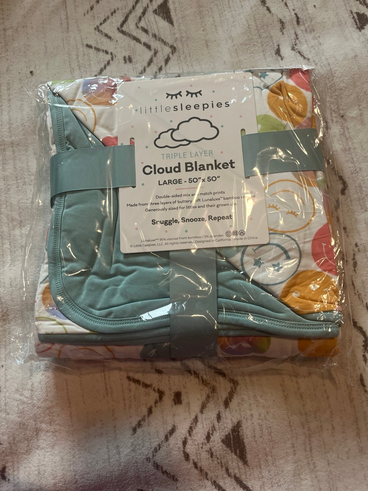 Little sleepies emoji cloud blanket new