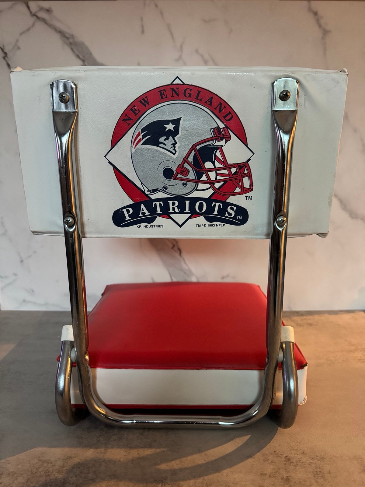 1993 VINTAGE NFL NEW ENGLAND PATRIOTS FOOTBALL KR INDUSTRIES PADDED SEAT