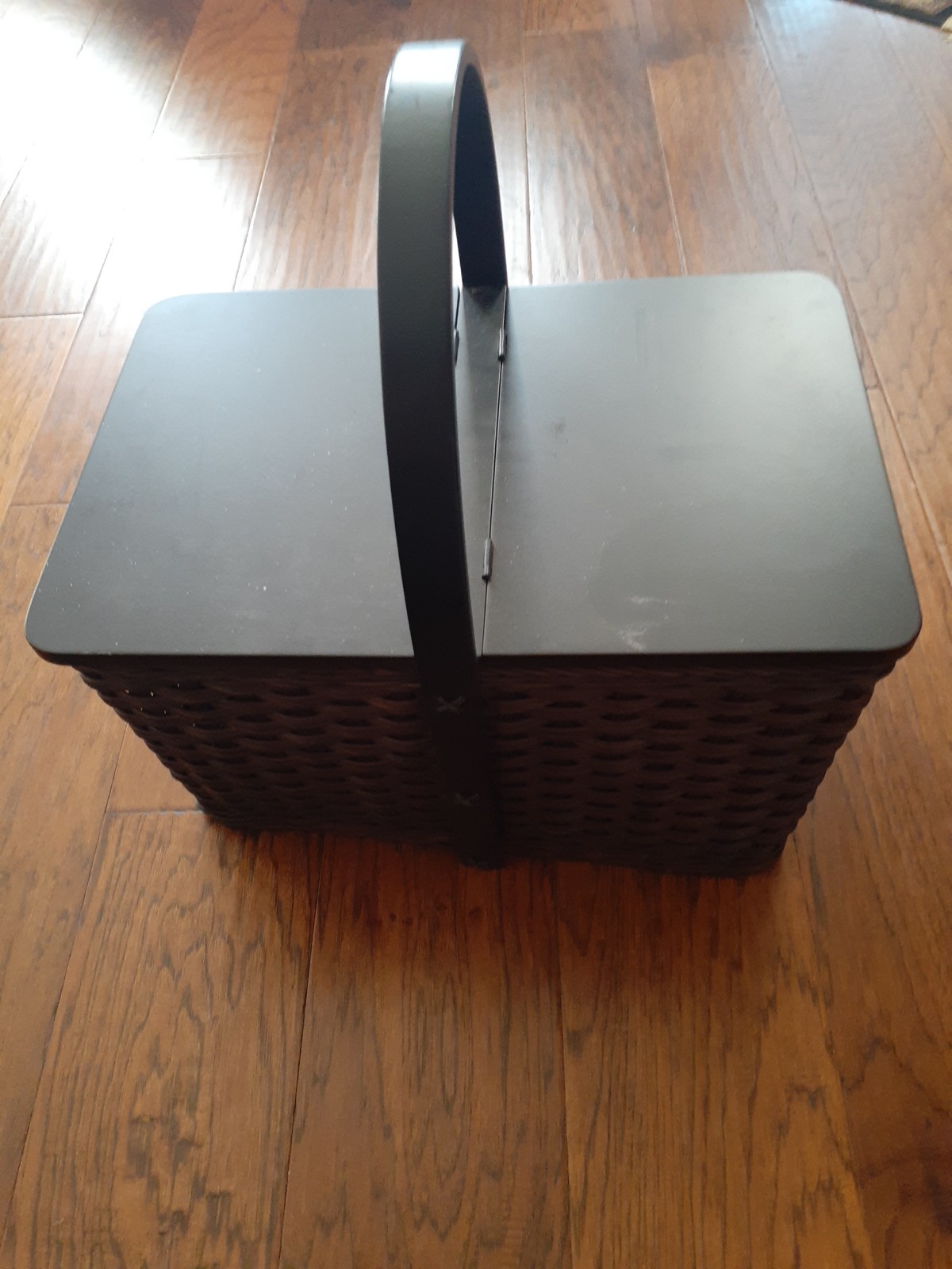 GORGEOUS NEW Crate & Barrel 10 Hx12 Wx18 L Walnut Rattan Picnic Basket.