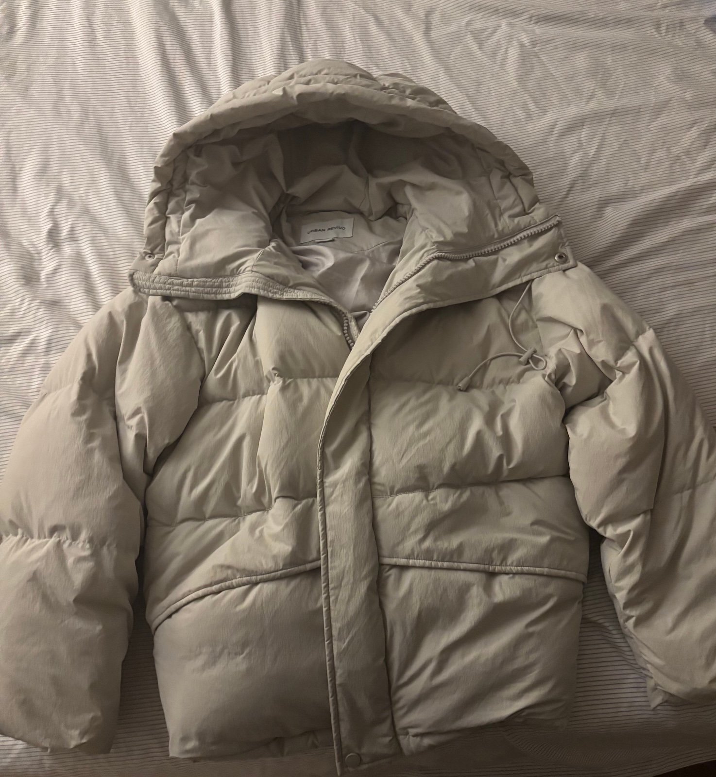 Urban Revivo down fill puffer jacket in charcoal white (US women’s M)