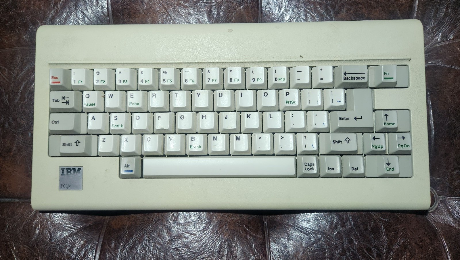 IBM PCjr Wired/Wireless Keyboard 7257 (No Cord)