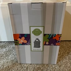 NIB-Scentsy Winter Retreat Warmer