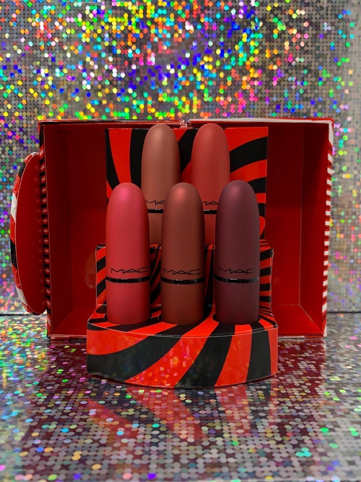 MAC Limited Edition Mistletoe Matte Powder Kiss gift set