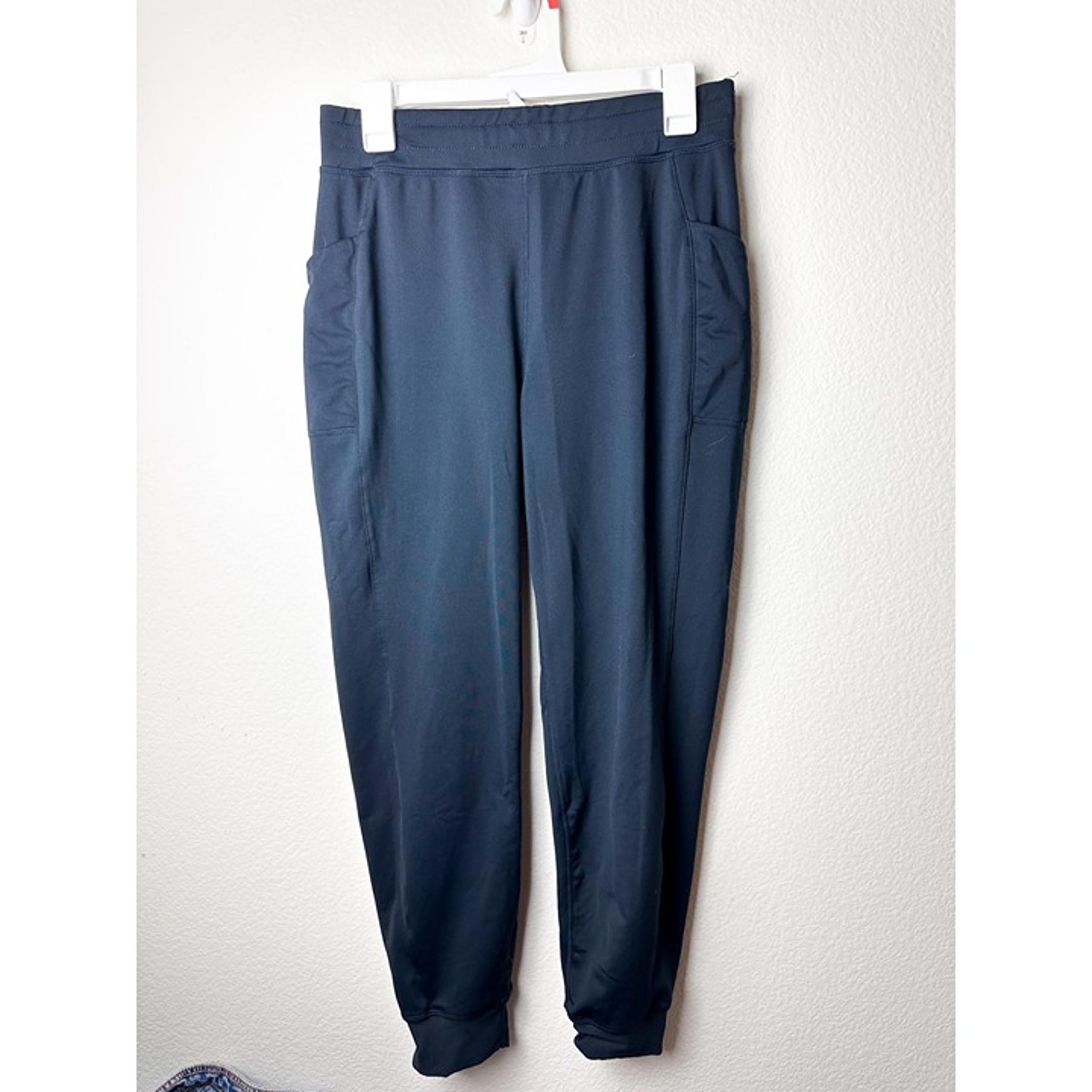 Fabletics Black Jogger Pants Womens Size M Stretchy & Comfortable With Pockets