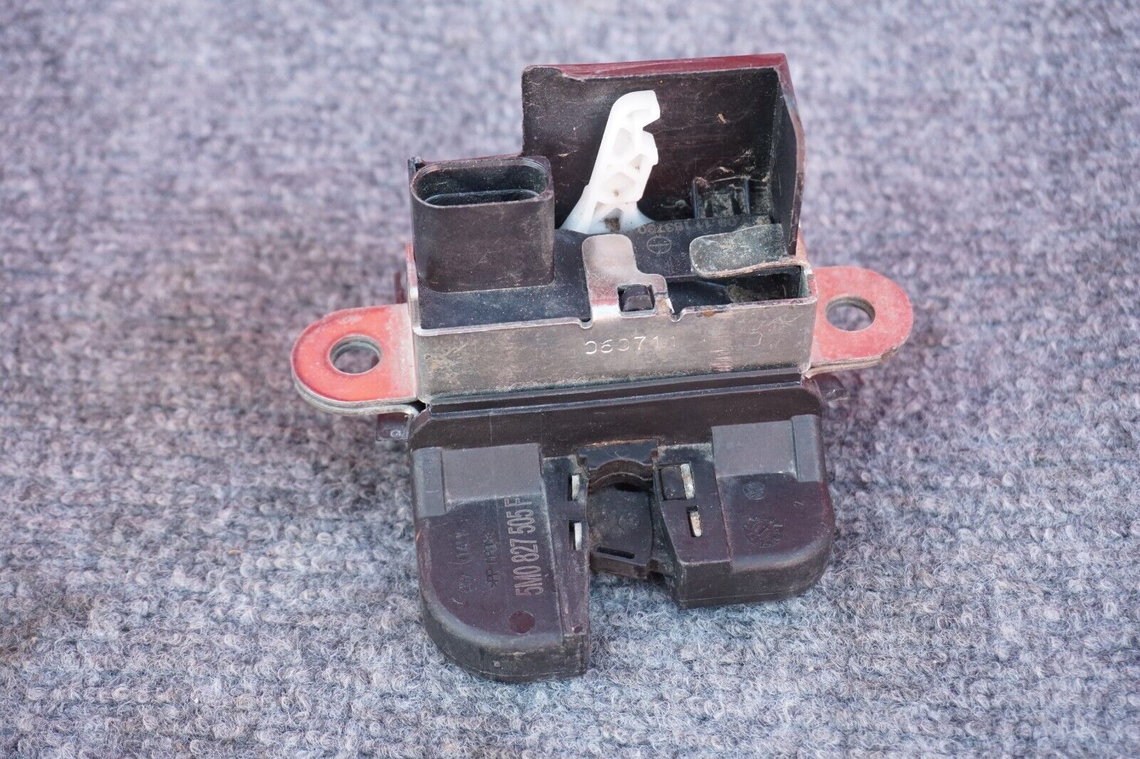 2012-2019 VW Beetle Hatchback Trunk Latch Lid Lock Actuator 5M0-827-505-F 3703