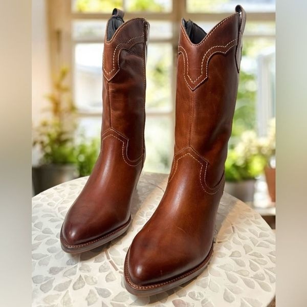 FRYE Nataly Western Leather Inside Zip Tall Cognac