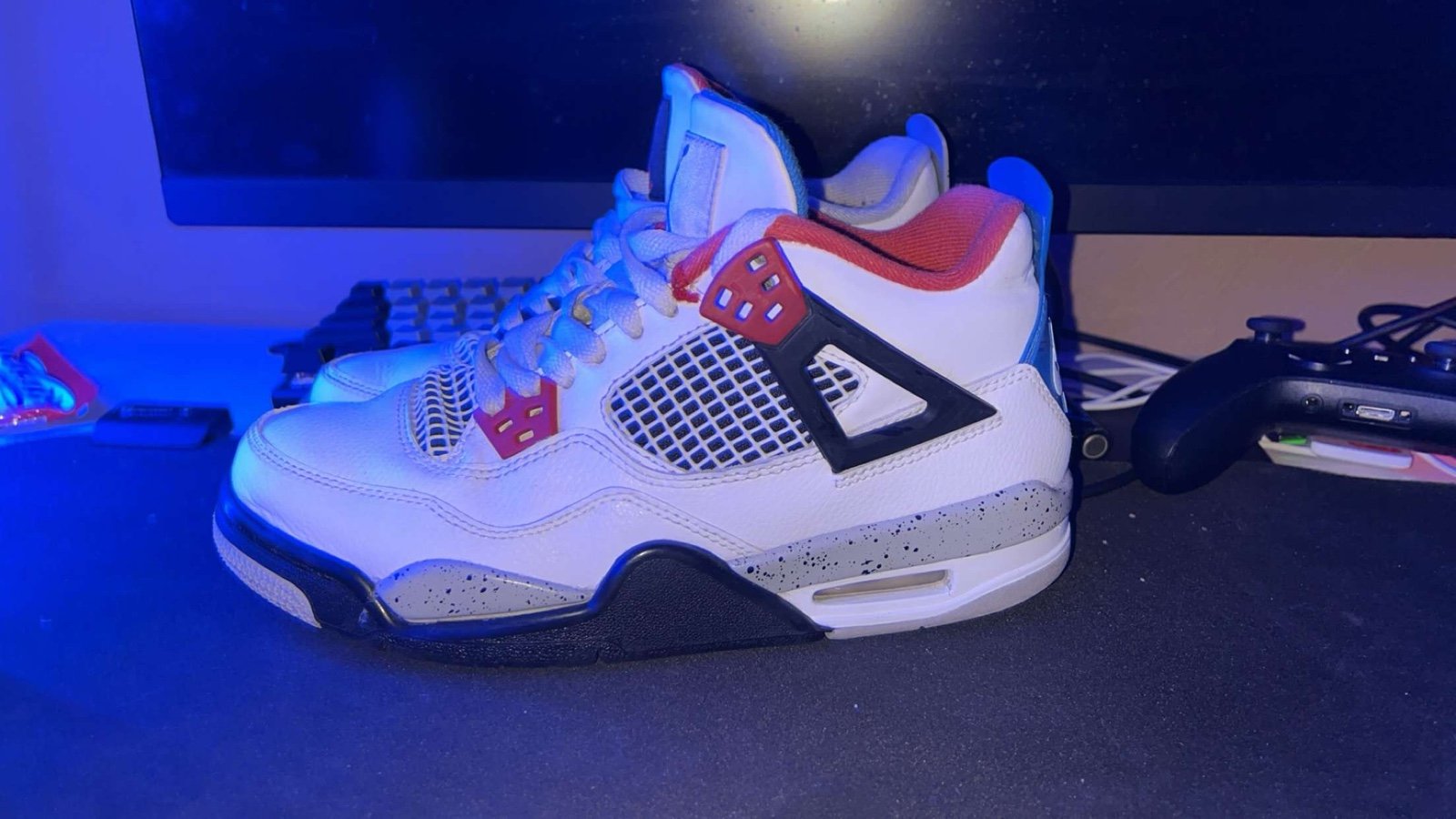 Jordan 4 what the (fours)