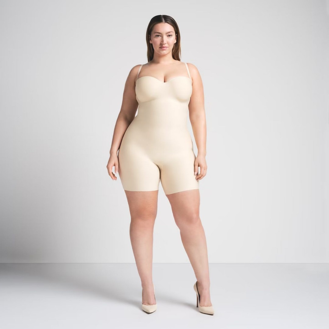 Skims Body Core - Sculpt Underwire Mid Thigh Bodysuit Small NWT Sand Authentic