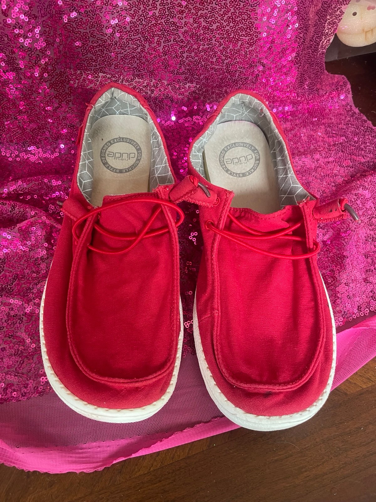 hey dude shoes