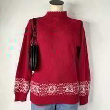 Vintage Red and White Heart Print Wintery Sweater Medium